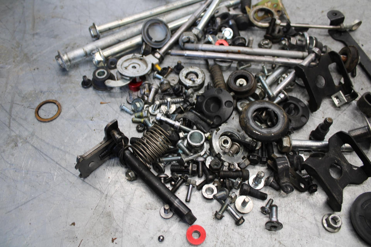 13-17 KAWASAKI NINJA 300 ENGINE MOUNTING BOLTS RANDOM HARDWARE  SCREWS BB429