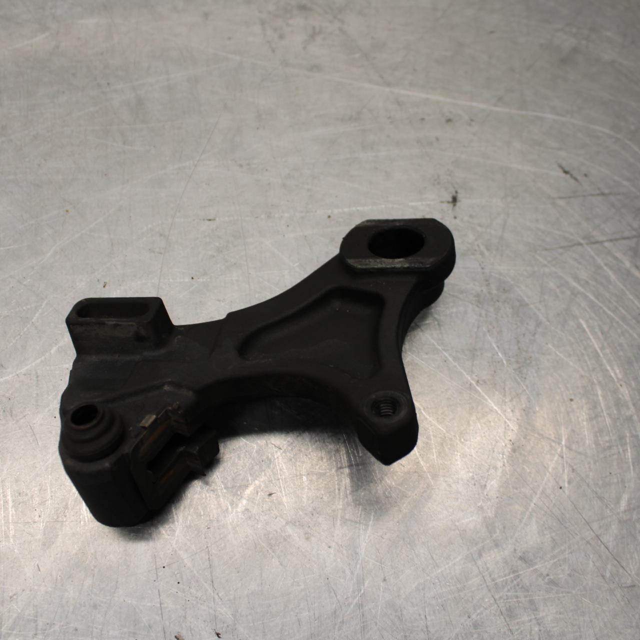 06-07 TRIUMPH DAYTONA 675 DAYTONA 675 REAR BRAKE CALIPER HANGER  MOUNTING BB441