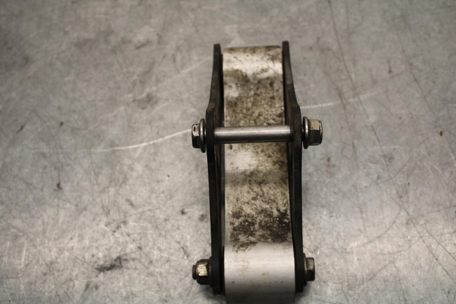 17 KAWASAKI Z900 ZR900 REAR DOGBONE SHOCK LINKAGE LINK BB549