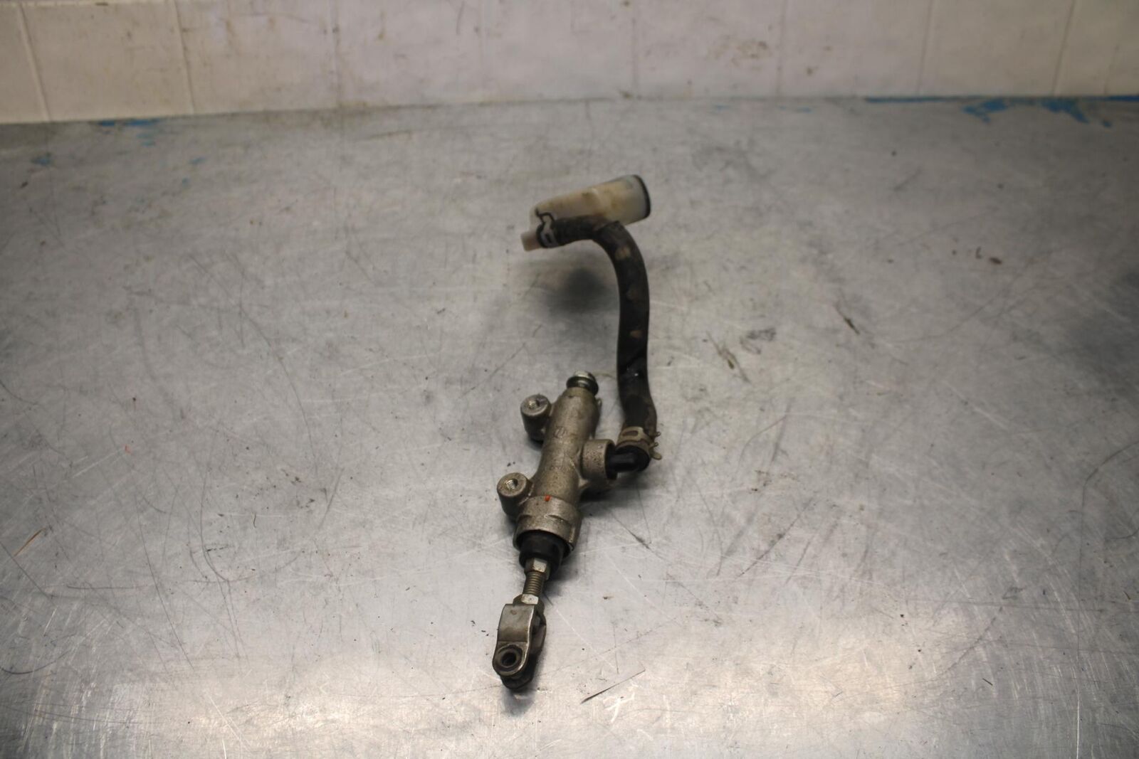 06-07 SUZUKI GSXR750 REAR BACK BRAKE MASTER CYLINDER W RESERVOIR BB424