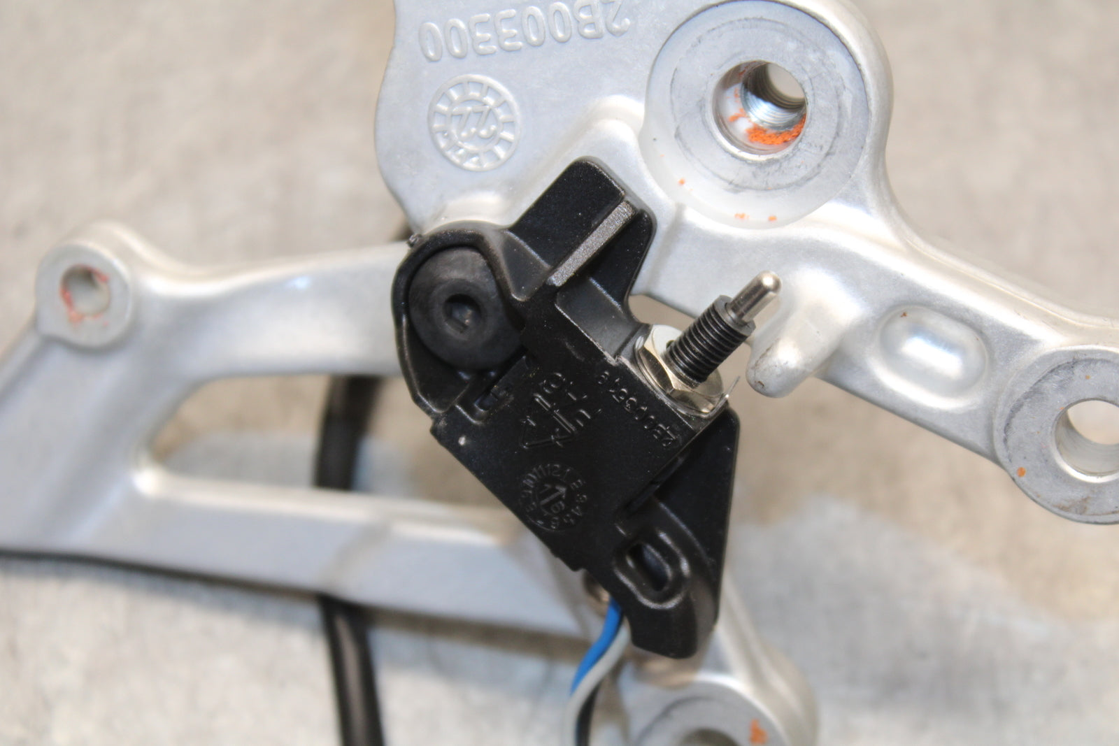 21-24 APRILIA RSV4 RIGHT REARSET REAR SET DRIVER FOOT PEG REST STOP BB668