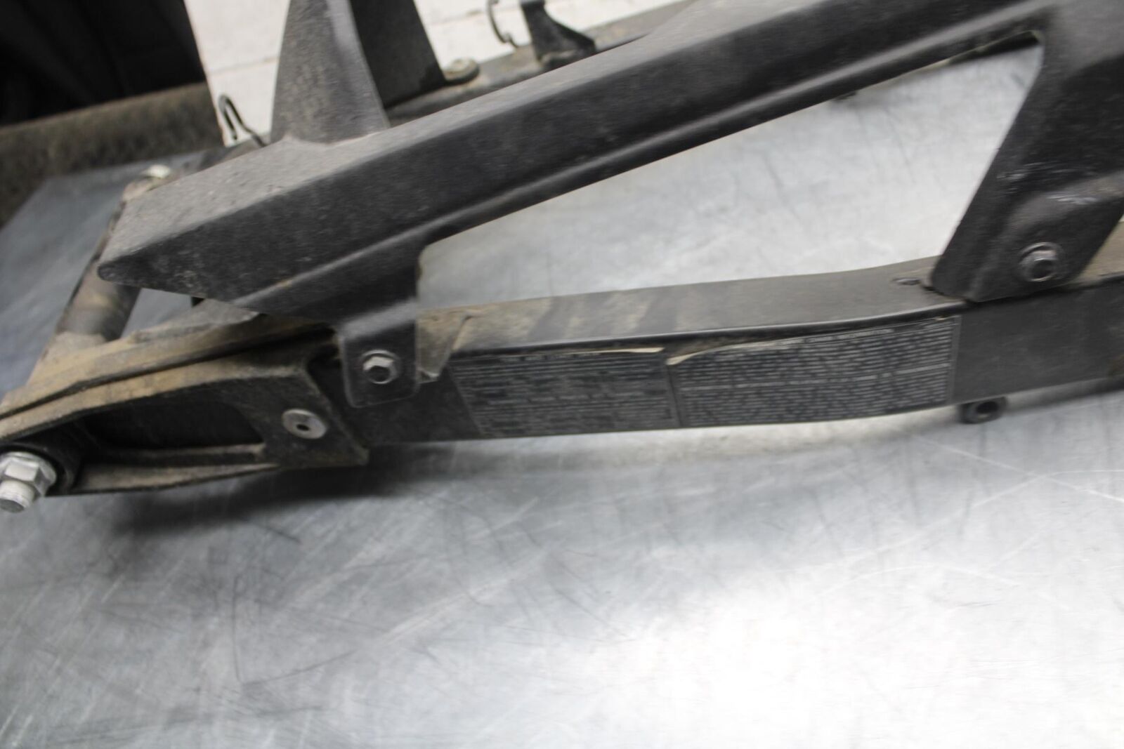 2013 Kawasaki Ninja 300 EX300B ABS REAR SWINGARM BACK SUSPENSION SWING ARM BB518