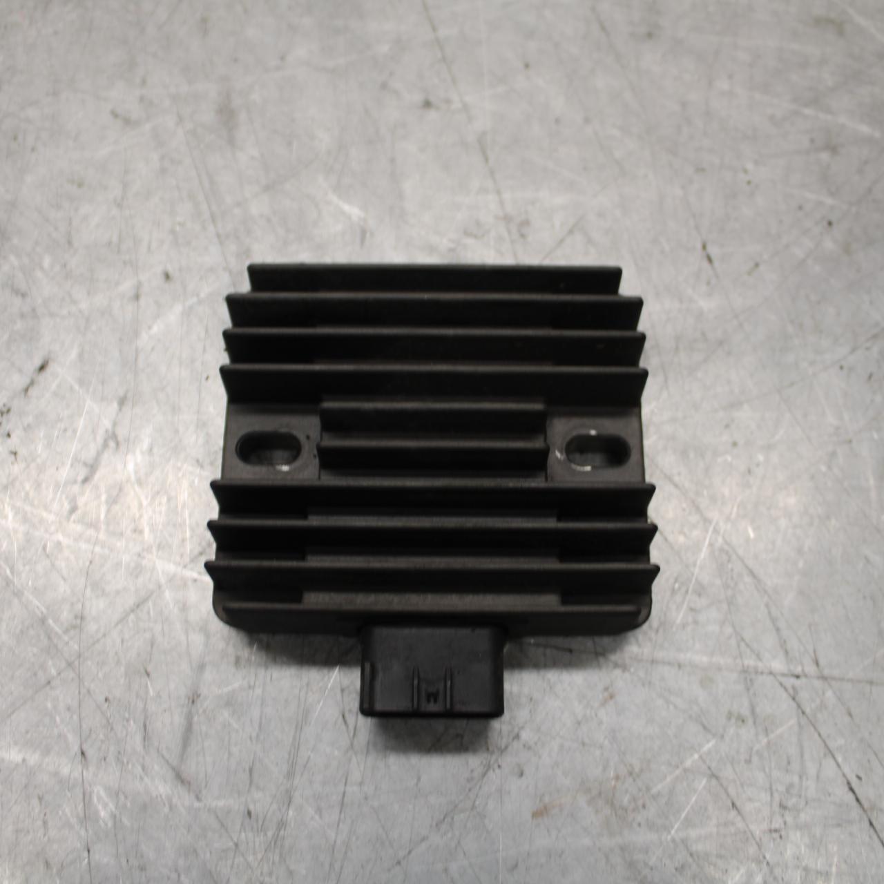 2007 Yamaha YZF R6 RECTIFIER VOLTAGE REGULATOR 4XY-81960-00-00 BB525