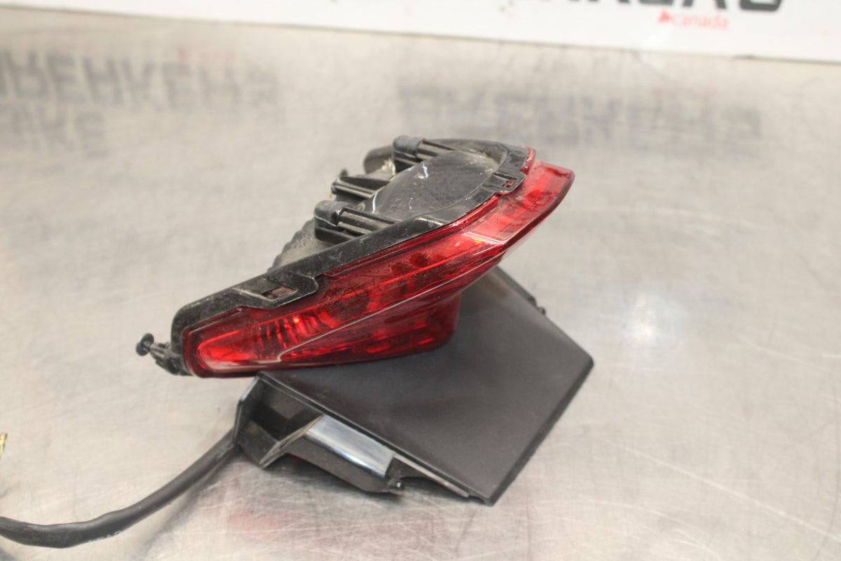 15-19 HONDA CBR300R REAR TAIL TAILLIGHT BACK BRAKE LIGHT BB800