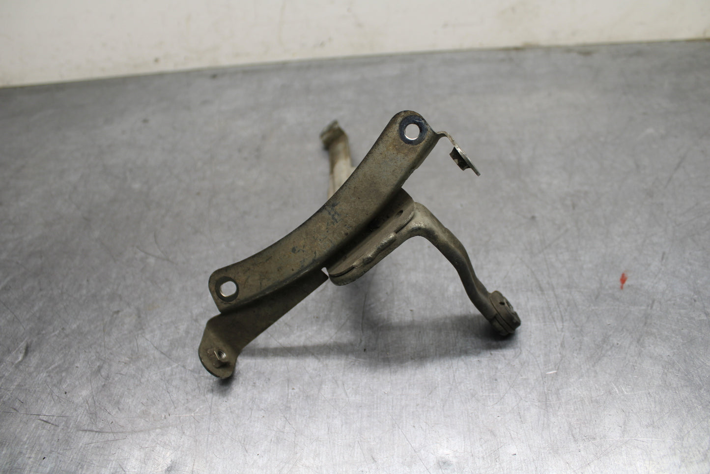 09-11 SUZUKI GSXR1000 OIL COOLER MOUNTING BRACKET MOUNT SUPPORT BB125