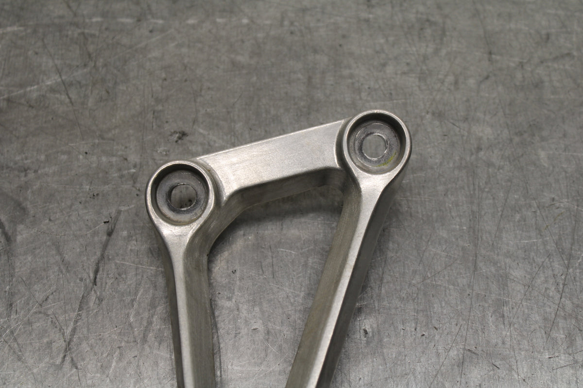 15-16 HONDA CB300F REAR BACK PASSENGER PEG SET PAIR BB740