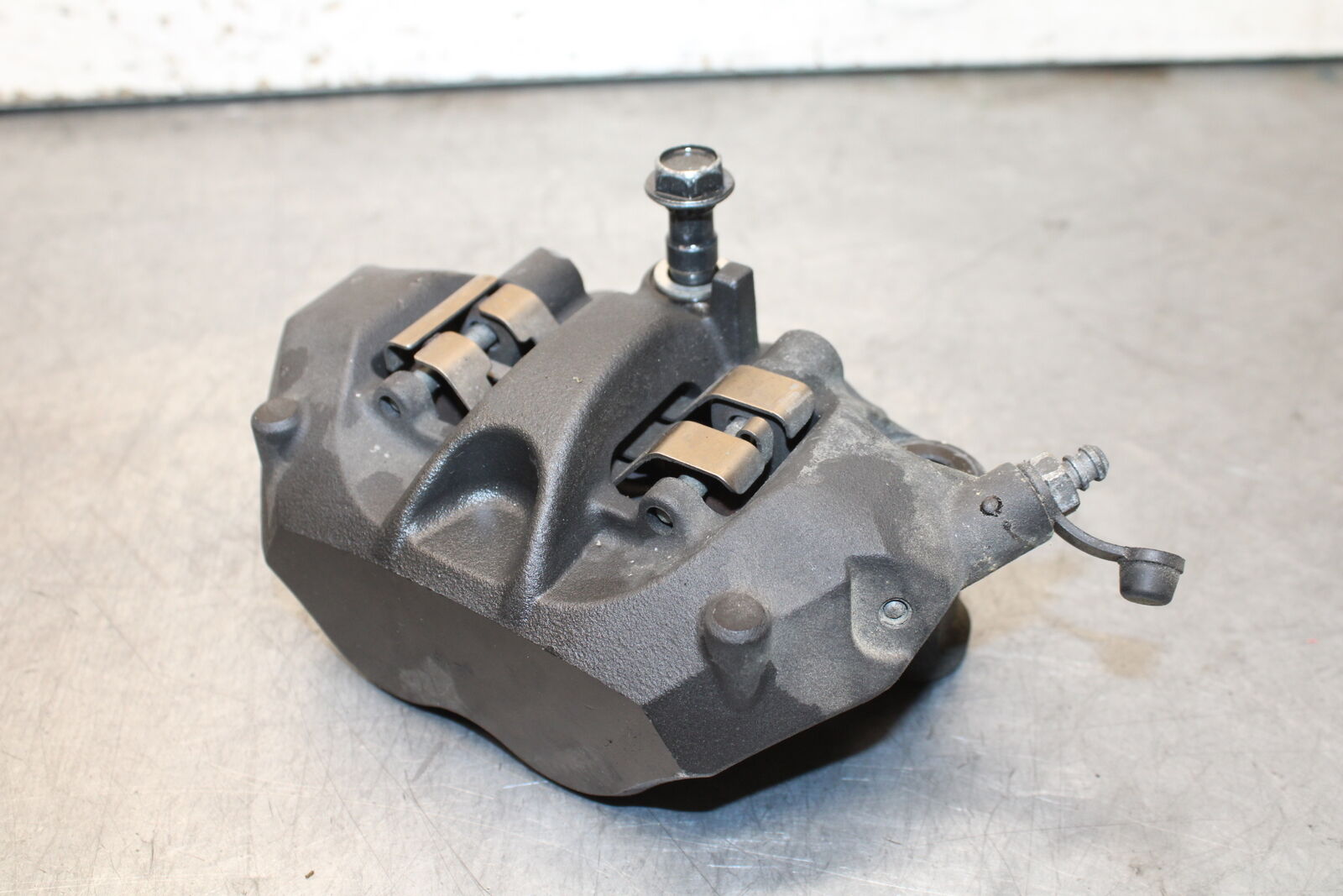 13-17 KAWASAKI NINJA ZX6R ZX636E RIGHT LEFT FRONT BRAKE CALIPER SET PAIR BB735