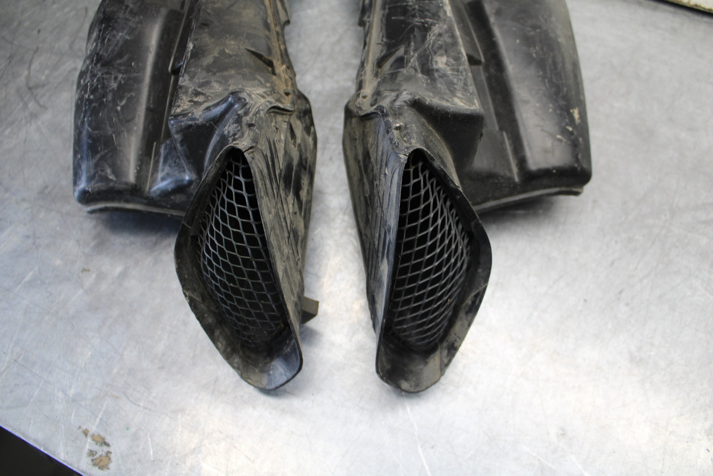 06-07 SUZUKI GSXR 600 RIGHT LEFT AIR INTAKE DUCTS BB243