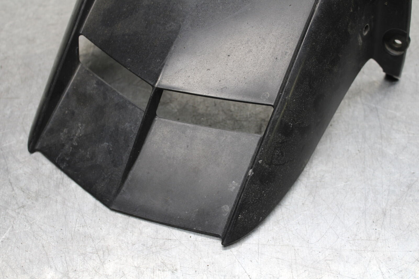 06 YAMAHA YZF R6 REAR BACK WHEEL TIRE HUGGER FENDER BB716