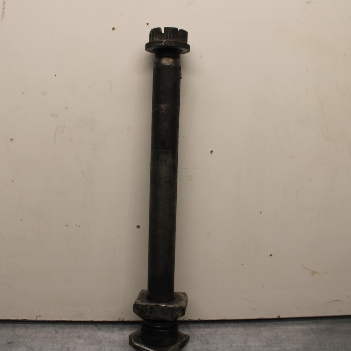 2003 Suzuki SV1000S REAR AXLE BACK WHEEL RIM PIVOT BOLT AXEL 64711-33E10 BB85