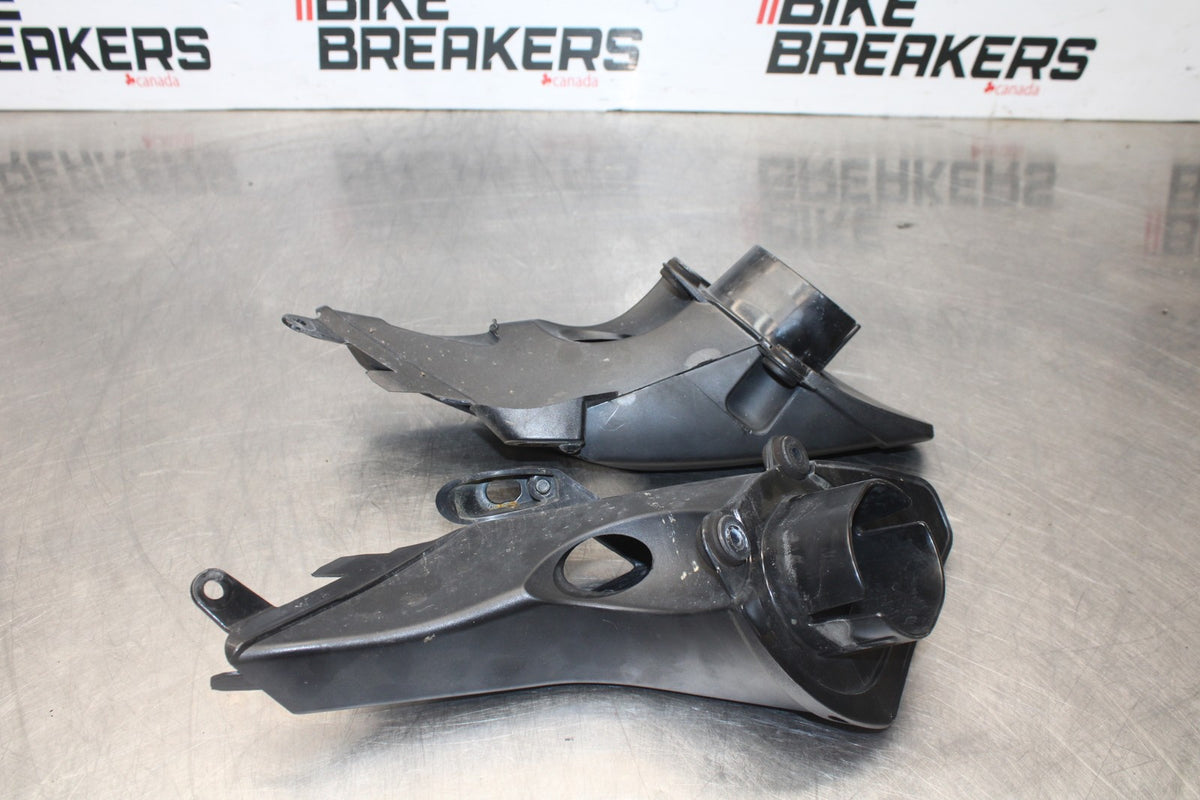 16 APRILIA TUONO V4 1100 RIGHT LEFT AIR INTAKE DUCTS BB905