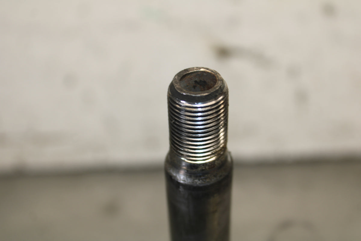 05-06 YAMAHA ROAD STAR XV1700A FRONT WHEEL RIM AXLE PIVOT BOLT BB703