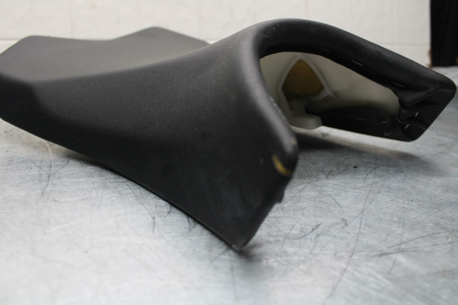 10-13 KAWASAKI Z1000 FRONT DRIVERS SEAT PAD SADDLE PILLION BB421