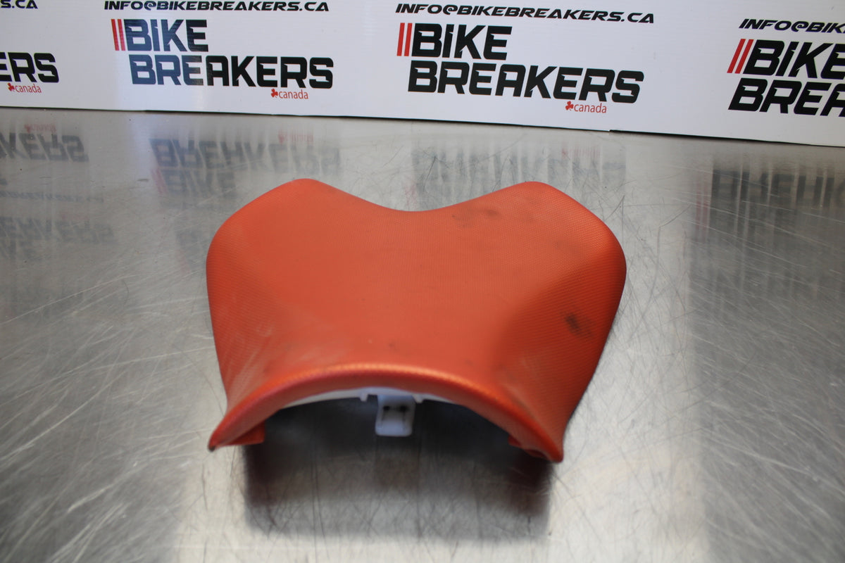 07 KAWASAKI Z1000 FRONT DRIVERS SEAT PAD SADDLE PILLION BB148
