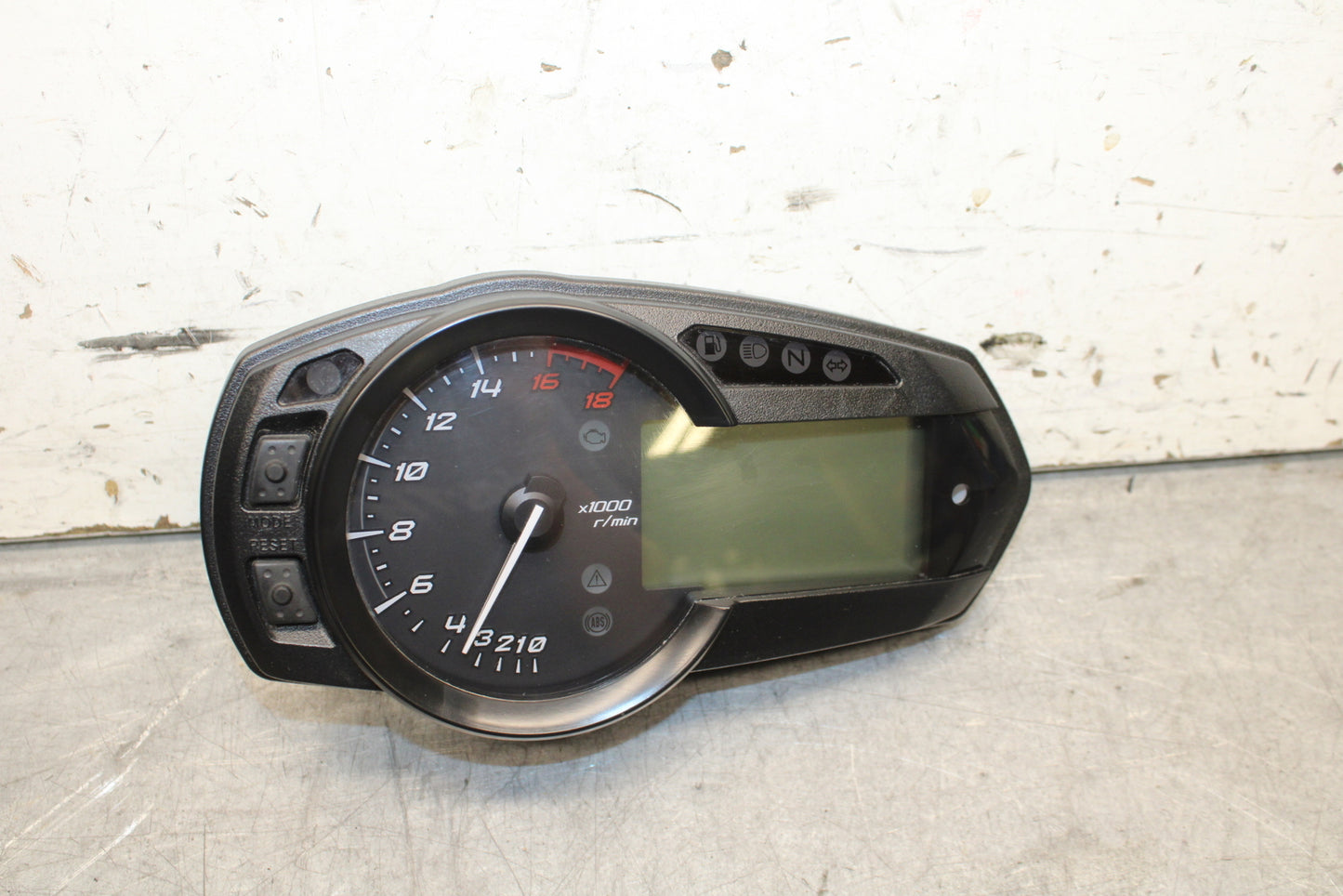 13-18 KAWASAKI NINJA ZX6R SPEEDO TACH GAUGES DISPLAY CLUSTER SPEEDOMETER BB666