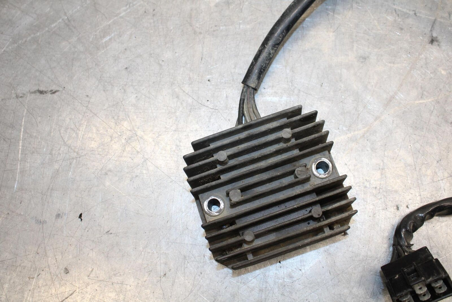 2005 Kawasaki Vulcan 1600 VN1600D Nomad RECTIFIER VOLTAGE REGULATOR BB556