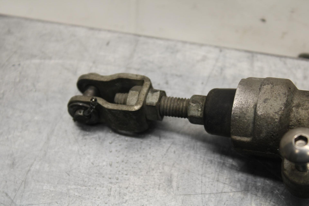 1999 Suzuki GSXR600 REAR BACK BRAKE MASTER CYLINDER W RESERVOIR BB580