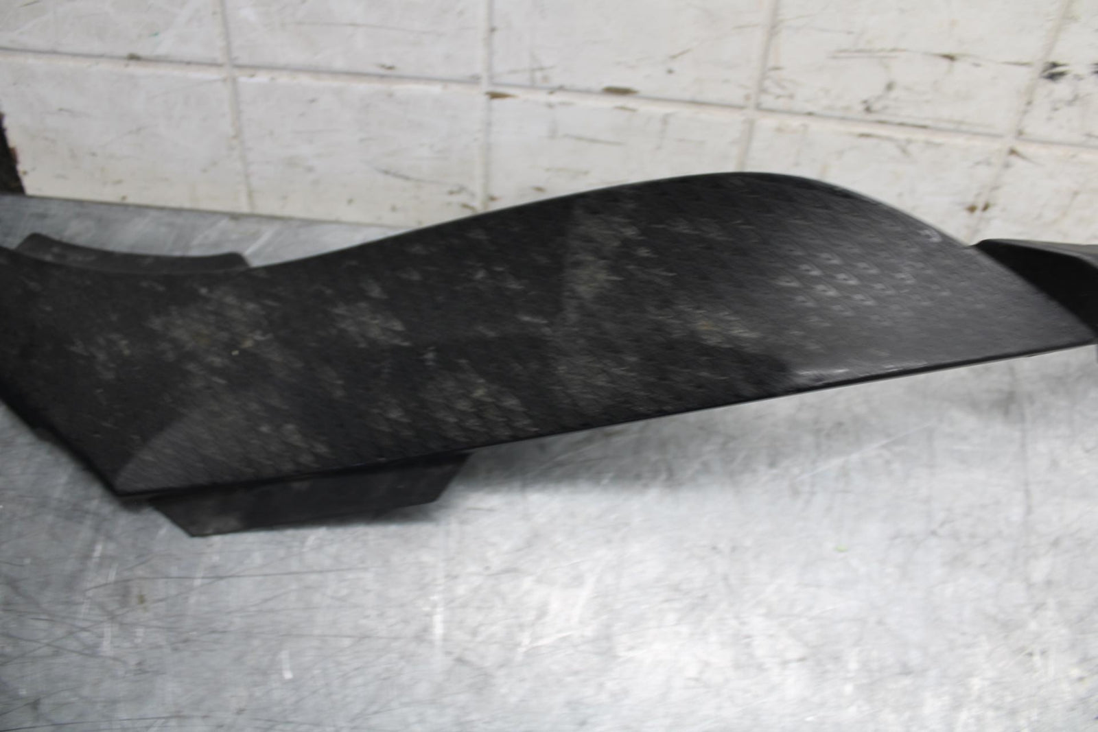 2012 Kawasaki Ninja ZX6R  RIGHT GAS TANK FUEL CELL PANEL COVER TRIM COWL   BB529