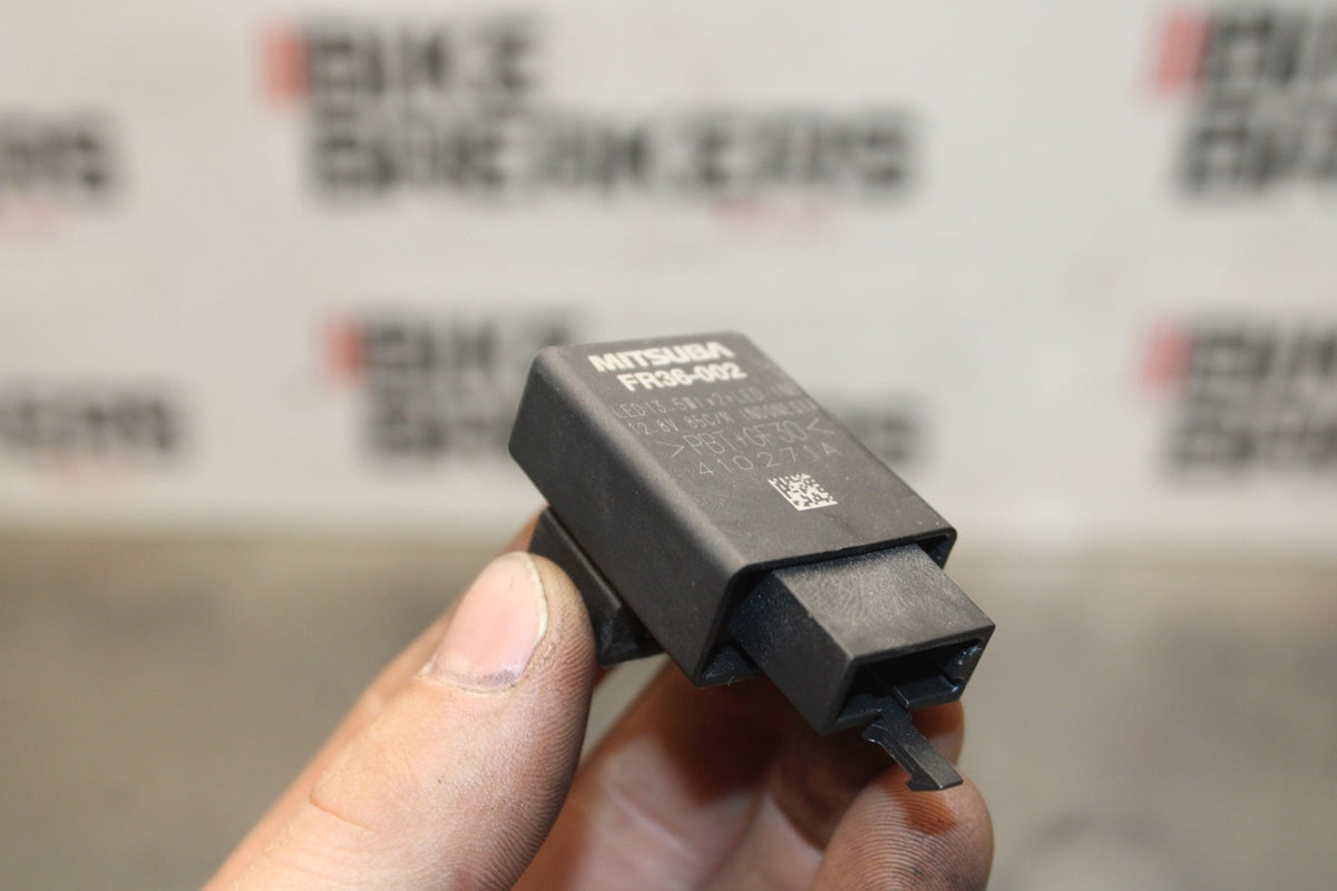 24-25 KAWASAKI NINJA ZX6R TURN SIGNAL BLINKER RELAY FLASHER SWITCH BB939