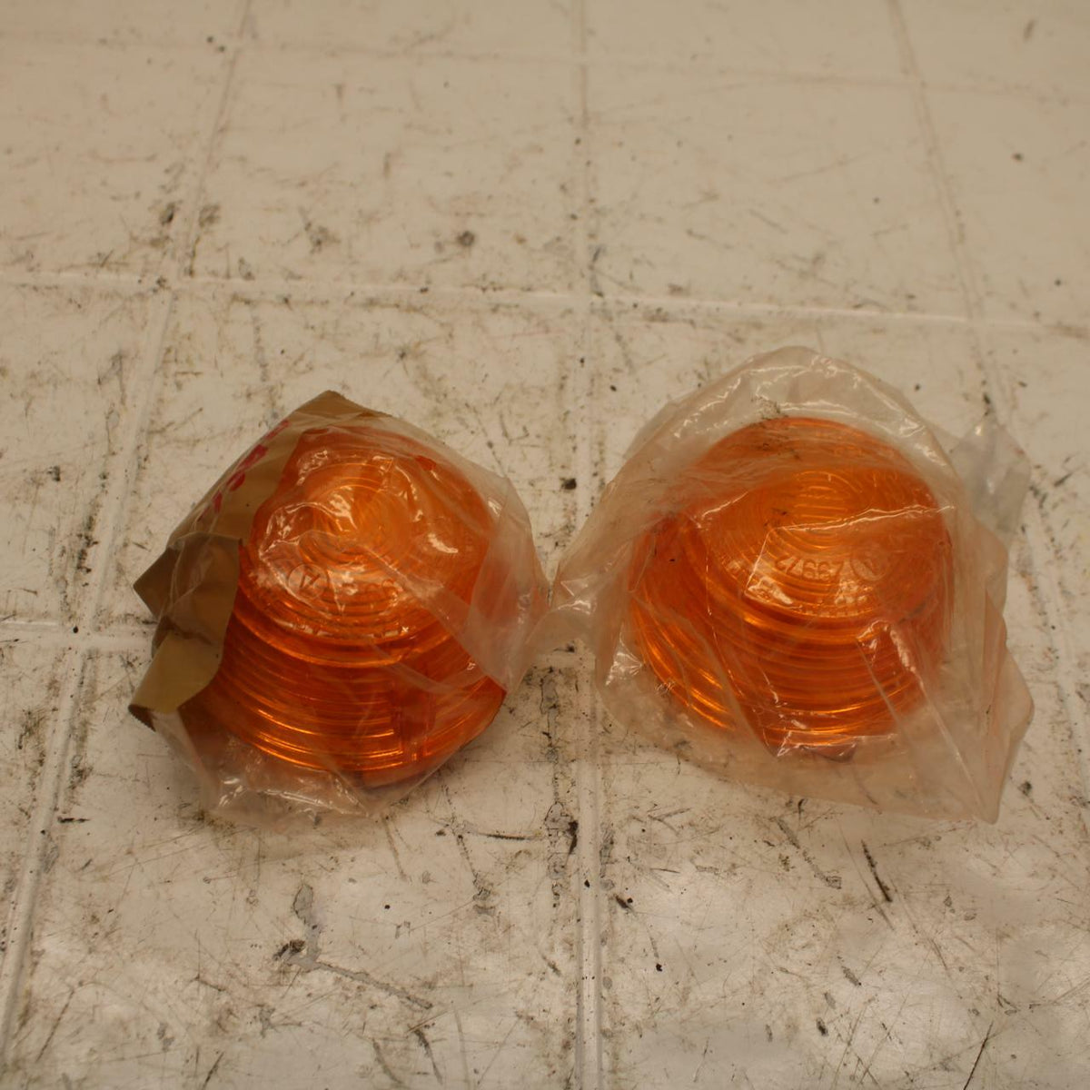 72 HONDA CB500 K1 FRONT LEFT RIGHT TURN SIGNALS LIGHT INDICATORS LENS BB24