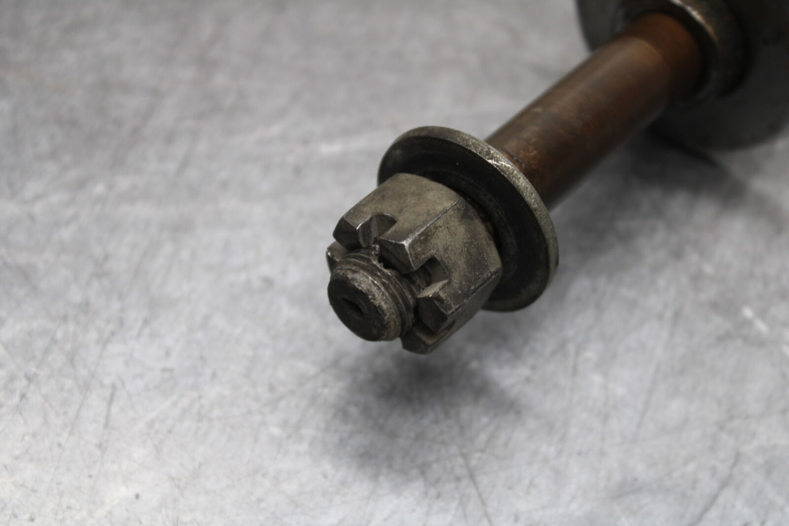 85-86 SUZUKI MADURA 1200 REAR AXLE BACK WHEEL RIM PIVOT BOLT AXEL  BB691