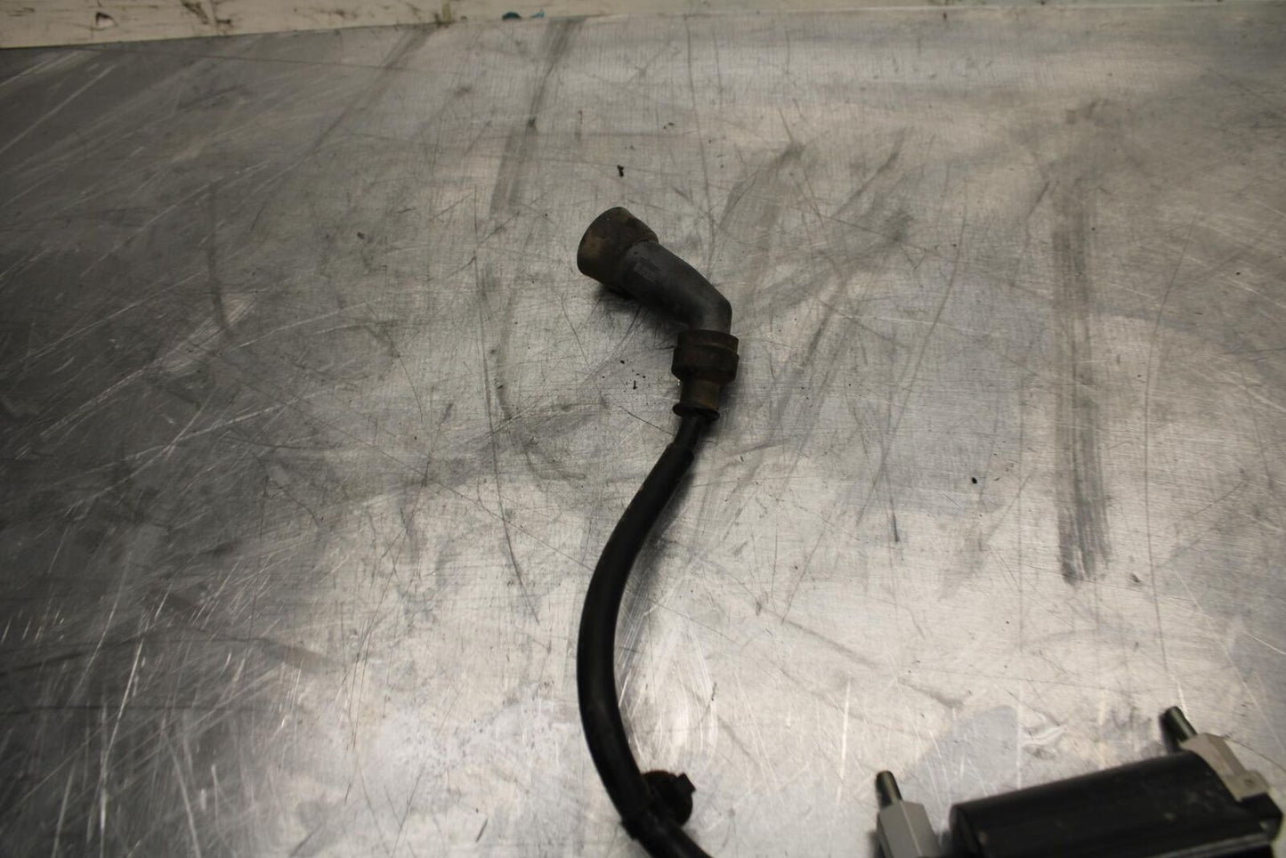 17-23 SUZUKI GSXR 250 GSX250RL8 IGNITION COIL SPARK PLUG CAP RIGHT BB490