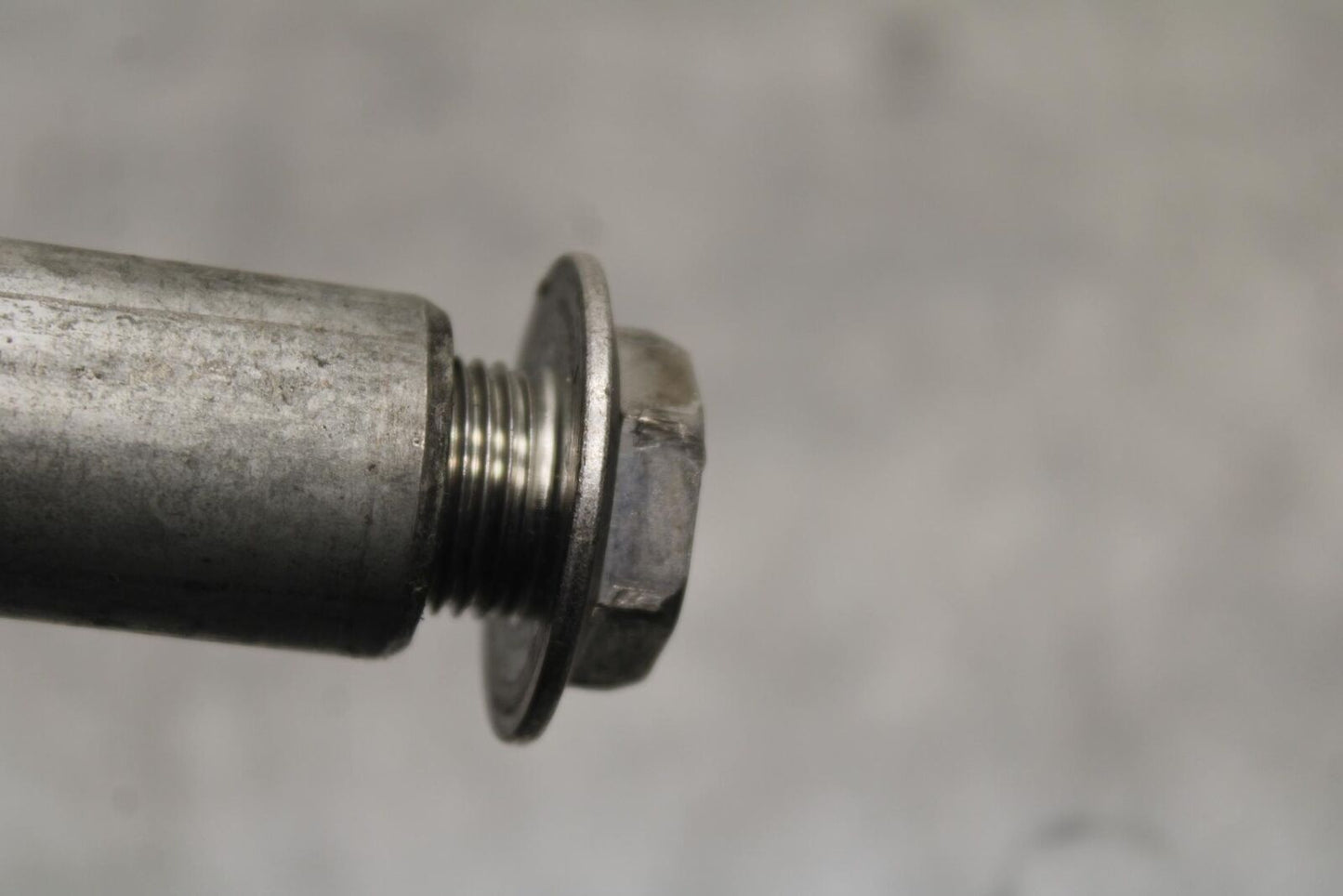 06-07 HONDA CBR1000RR FRONT WHEEL RIM AXLE PIVOT BOLT 44301-MCJ-000 BB99 #B
