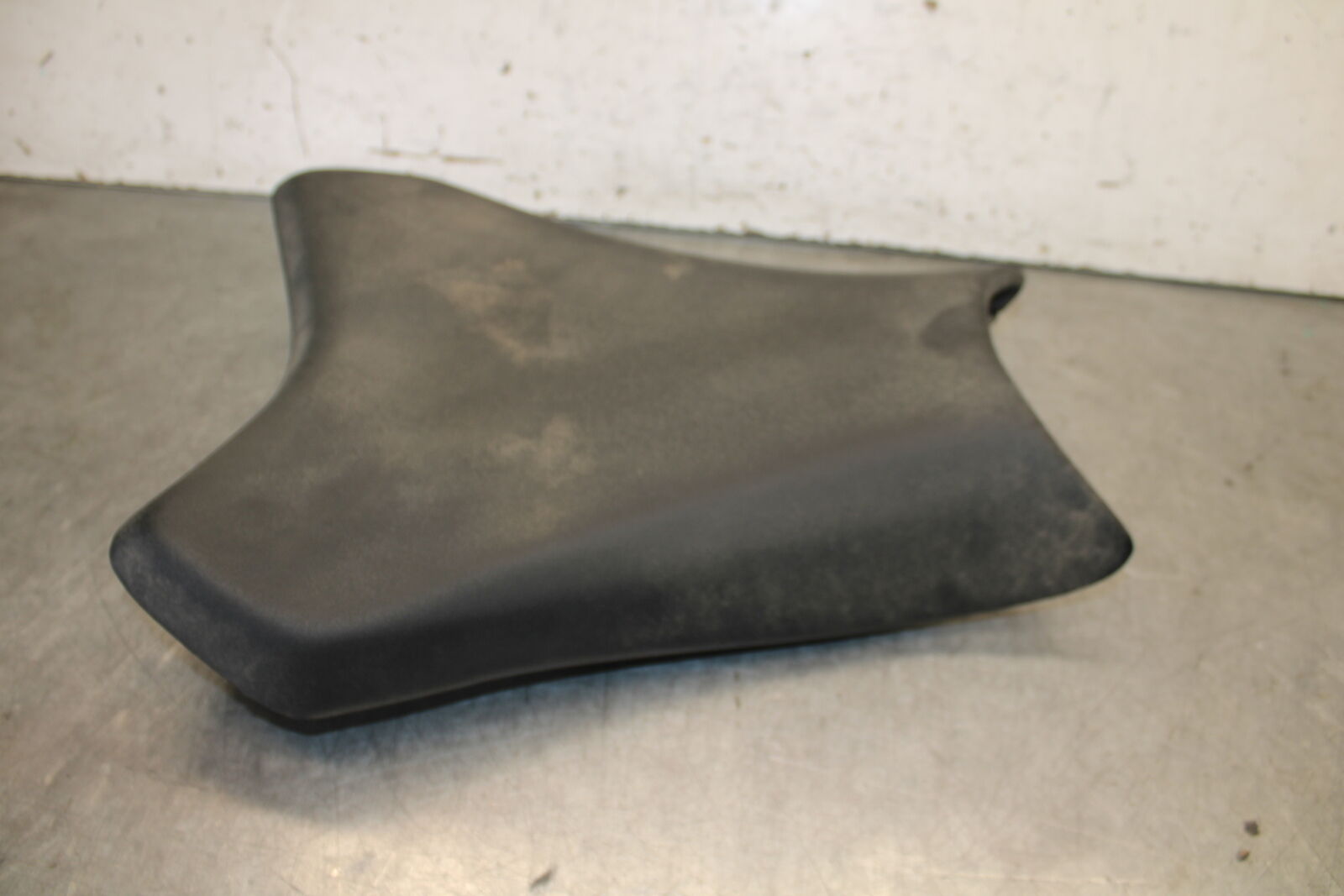 19-23 KAWASAKI NINJA ZX6R FRONT DRIVERS SEAT PAD SADDLE PILLION BB701