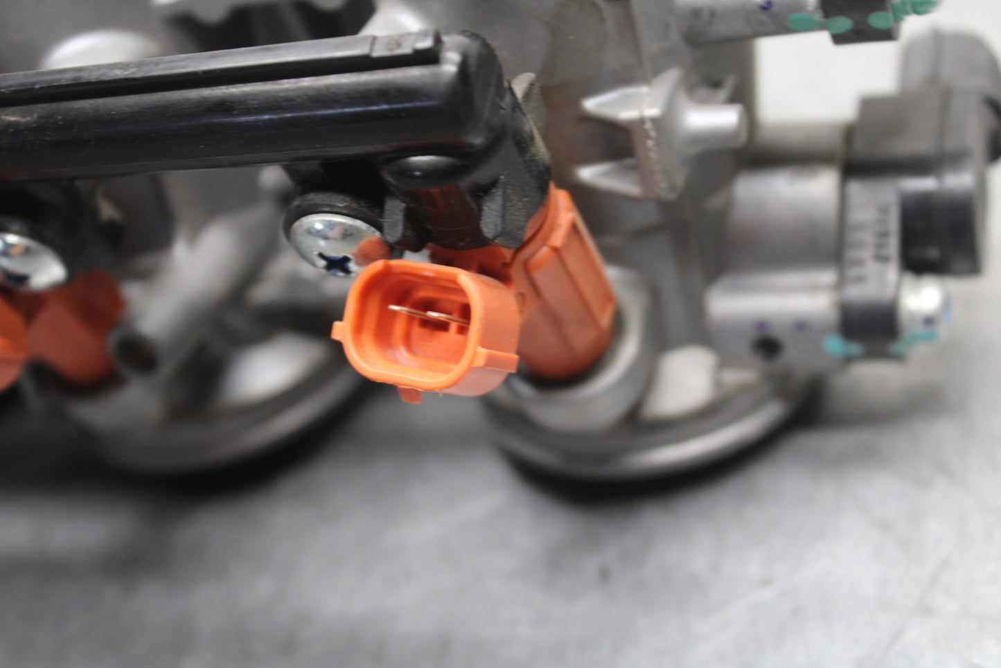 13-18 KAWASAKI NINJA ZX6R MAIN FUEL INJECTORS / THROTTLE BODIES 16163-0772 BB666