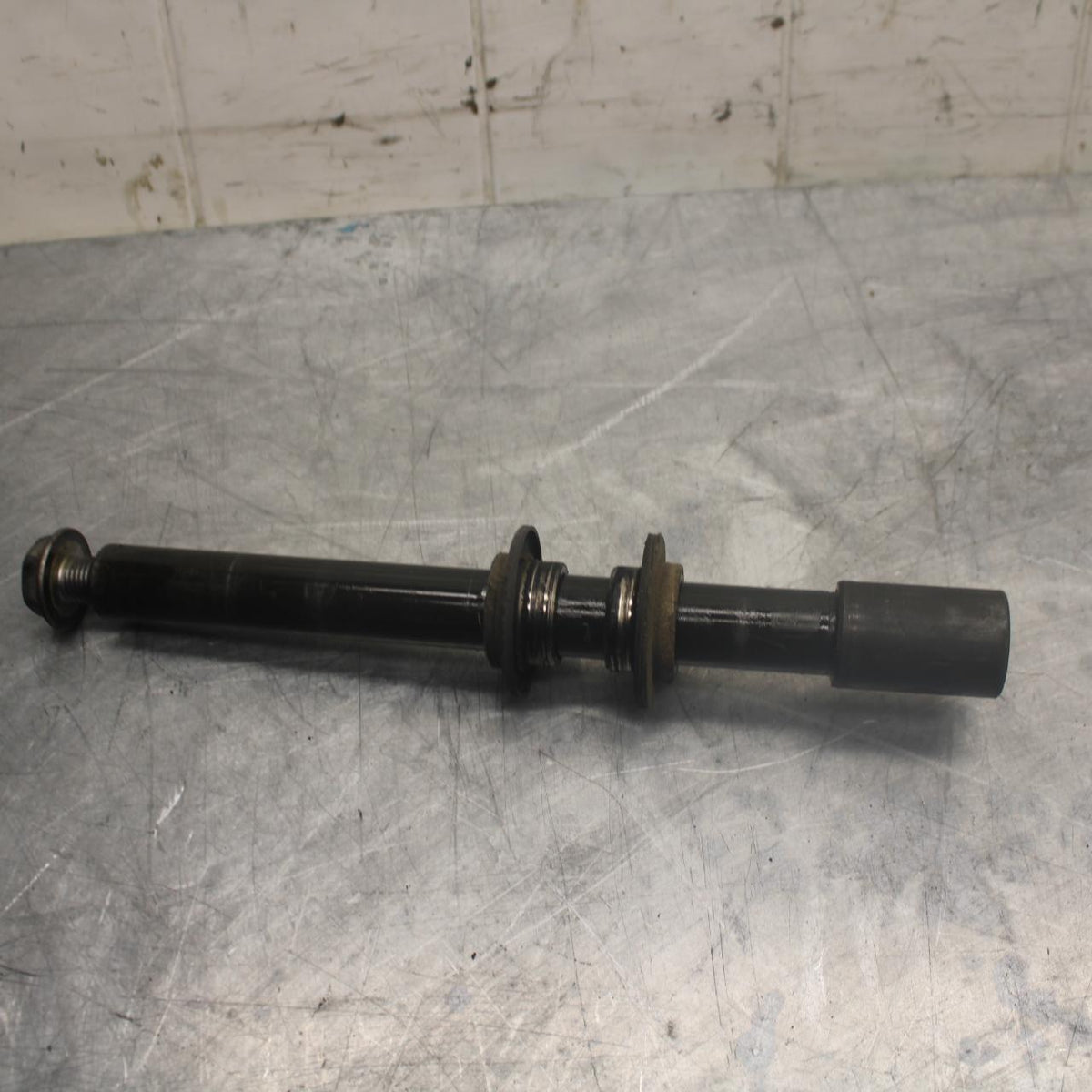 05 YAMAHA YZF R6S FRONT WHEEL RIM AXLE PIVOT BOLT BB462