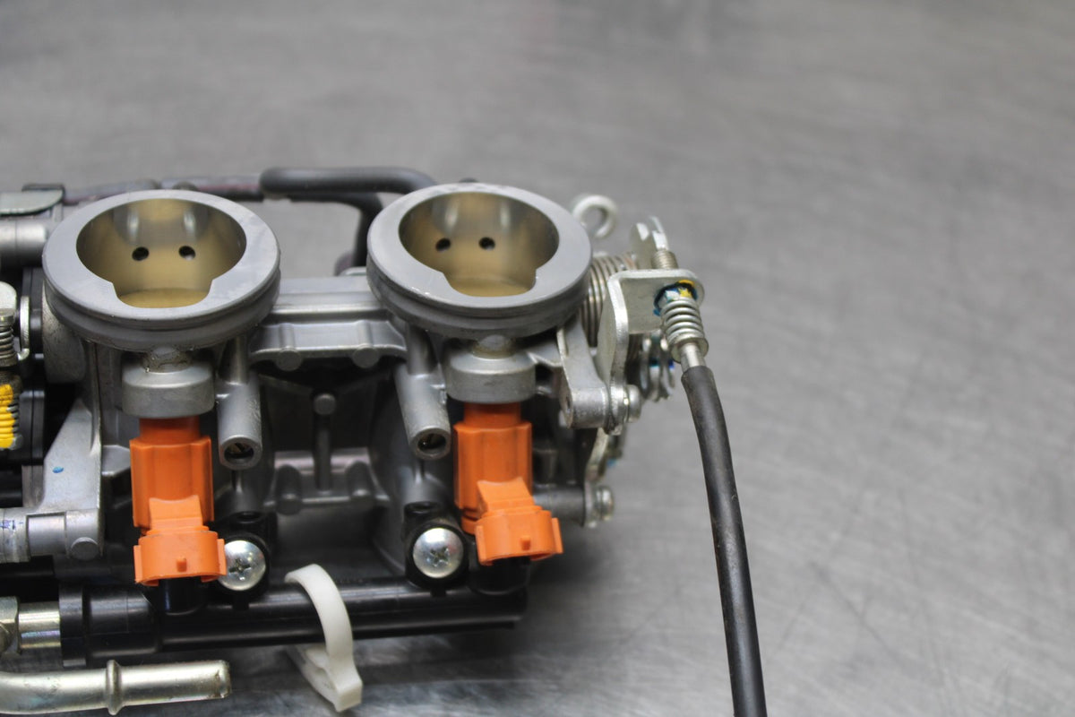 13-18 KAWASAKI NINJA ZX6R MAIN FUEL INJECTORS / THROTTLE BODIES BB915