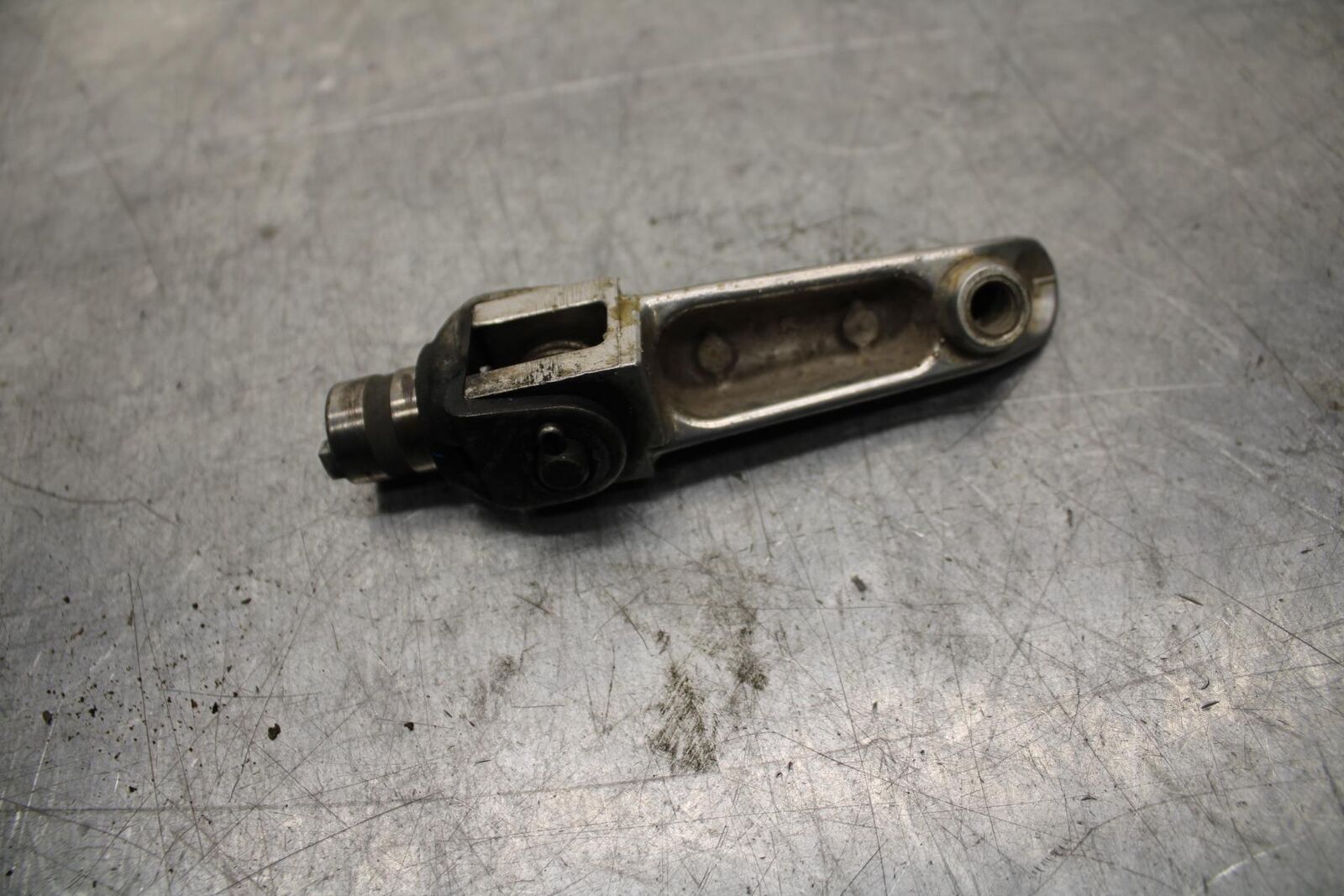 2002 Suzuki GSXR1000 LEFT FRONT FOOT REST PEG STEP 43526-35F00 BB73