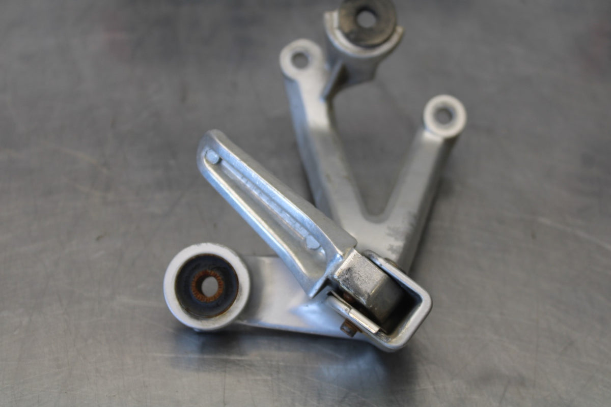 97-00 SUZUKI GSXR600 SRAD RIGHT REAR BACK PASSENGER PEG BB921
