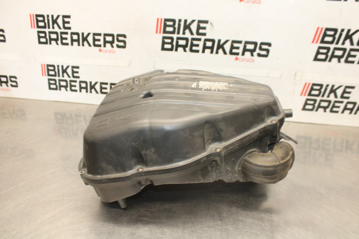 05-08 TRIUMPH SPEED TRIPLE 1050 AIRBOX AIR INTAKE FILTER BOX BB933