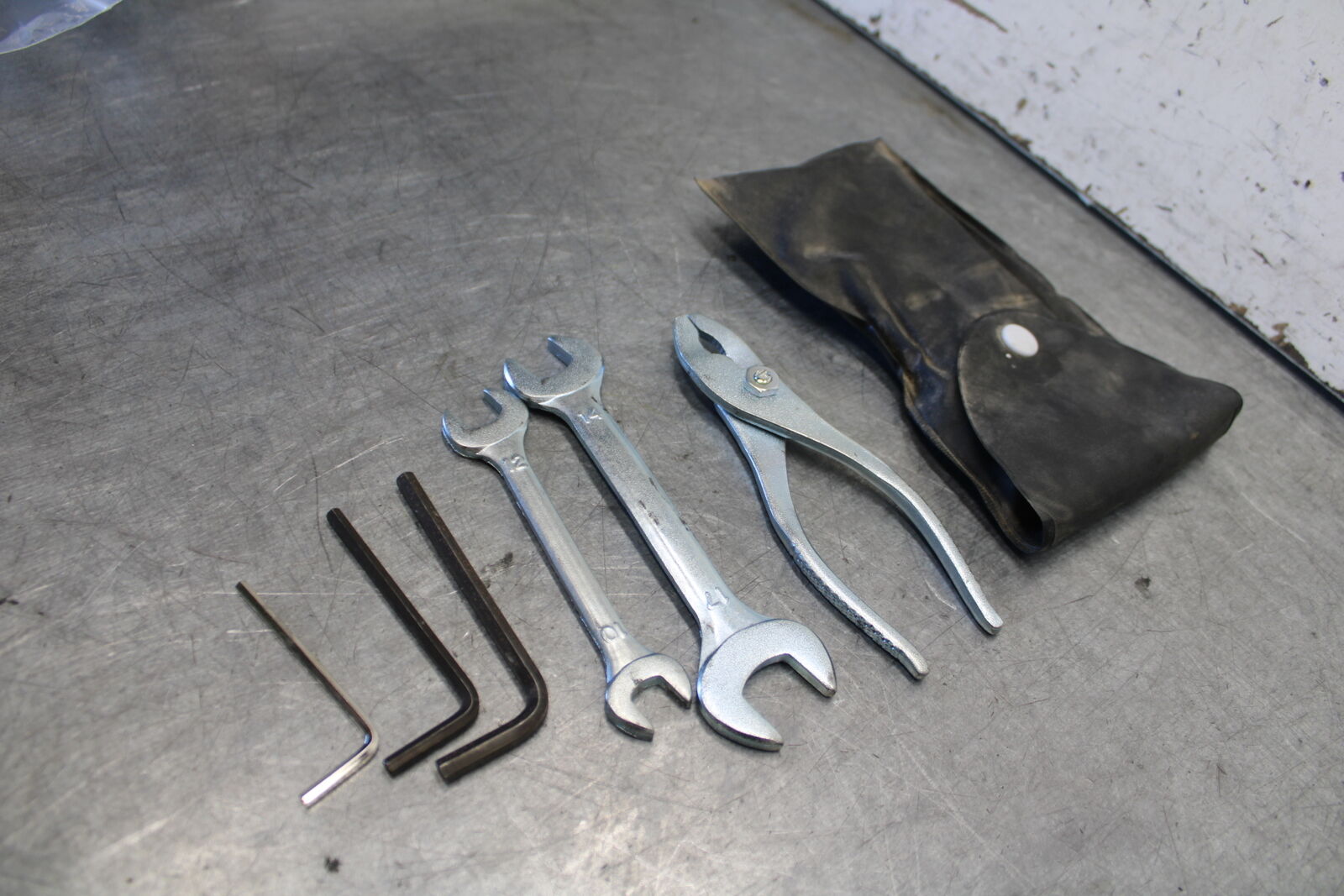 11-24 SUZUKI GSXR750 STOCK TOOLS OEM TOOL BAG KIT SET BB687