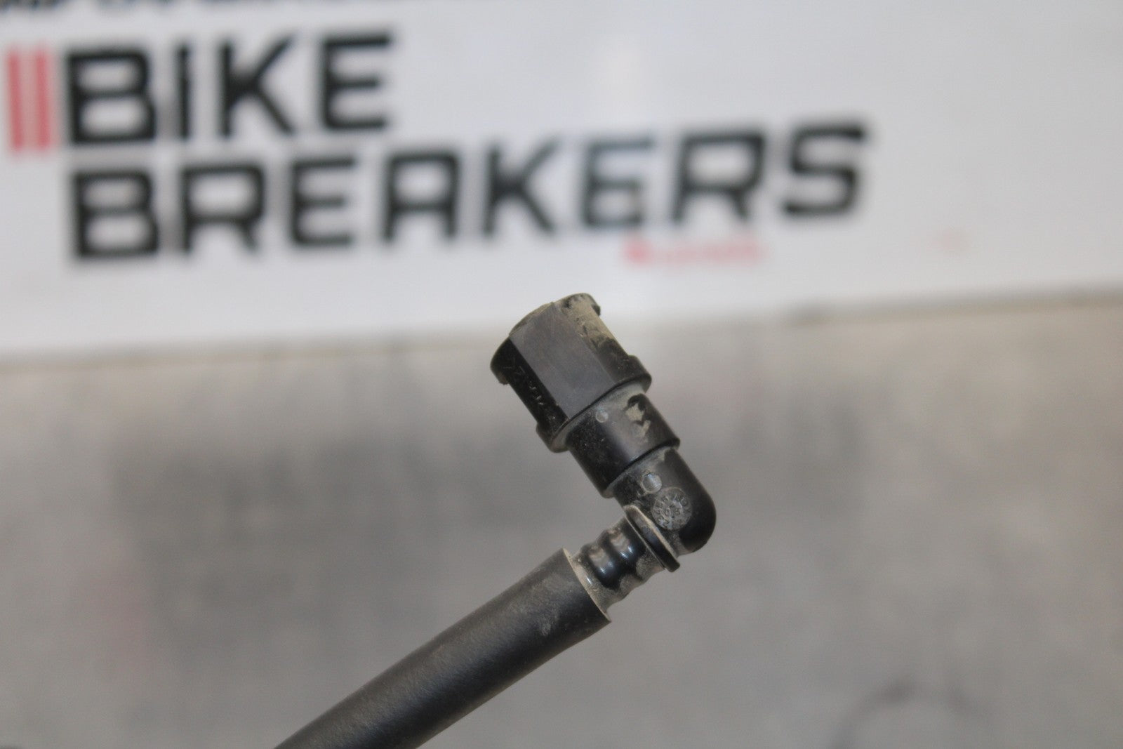 05-06 SUZUKI GSXR1000 FUEL HOSE GAS LINE TUBE PIPE BB773
