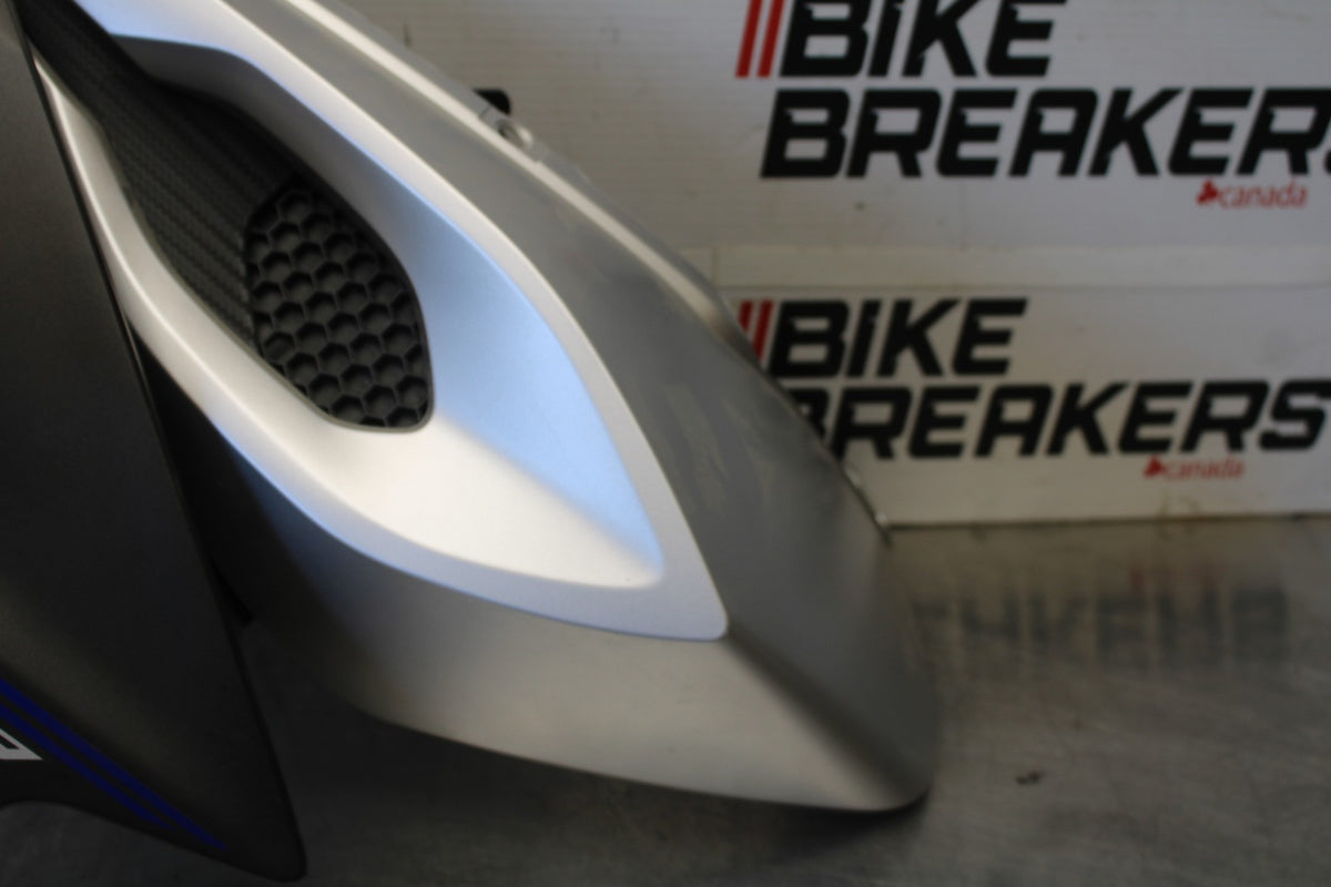 15-17 YAMAHA FJ09 LEFT FRONT UPPER MID SIDE FAIRING COWL PLASTIC BB906