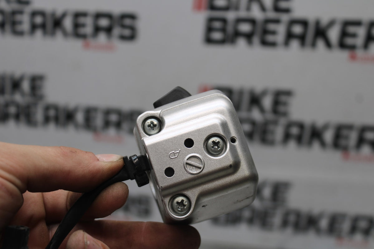 05-09 SUZUKI BOULEVARD C90 RIGHT HANDLE BAR KILL OFF START SWITCHES BB918