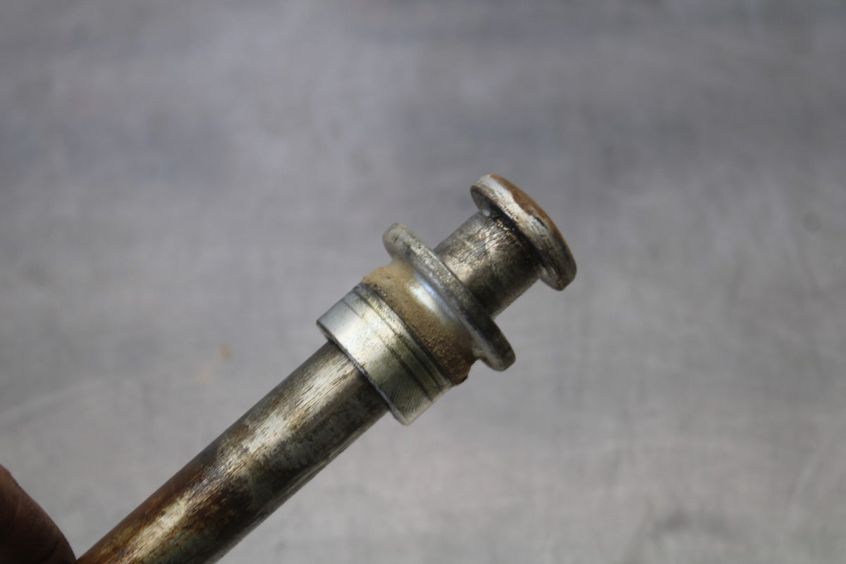 03-08 HONDA VTX1300C REAR AXLE BACK WHEEL RIM PIVOT BOLT AXEL BB868