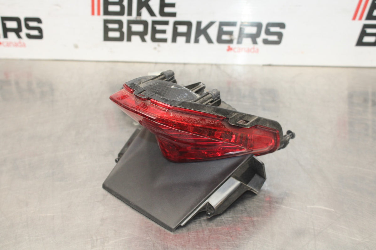 15-19 HONDA CBR300R REAR TAIL TAILLIGHT BACK BRAKE LIGHT BB800
