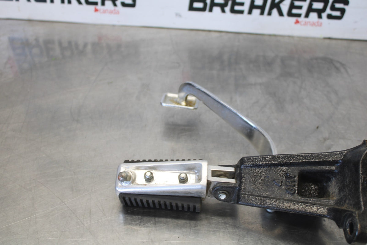 07 SUZUKI BOULEVARD M50 RIGHT FRONT FOOT REST PEG STEP BRAKE BB897