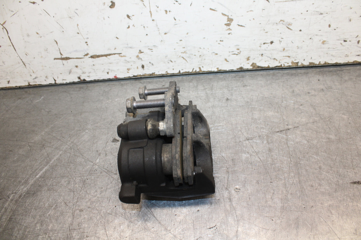 24 KAWASAKI NINJA 500 ABS RIGHT FRONT BRAKE CALIPER BB744