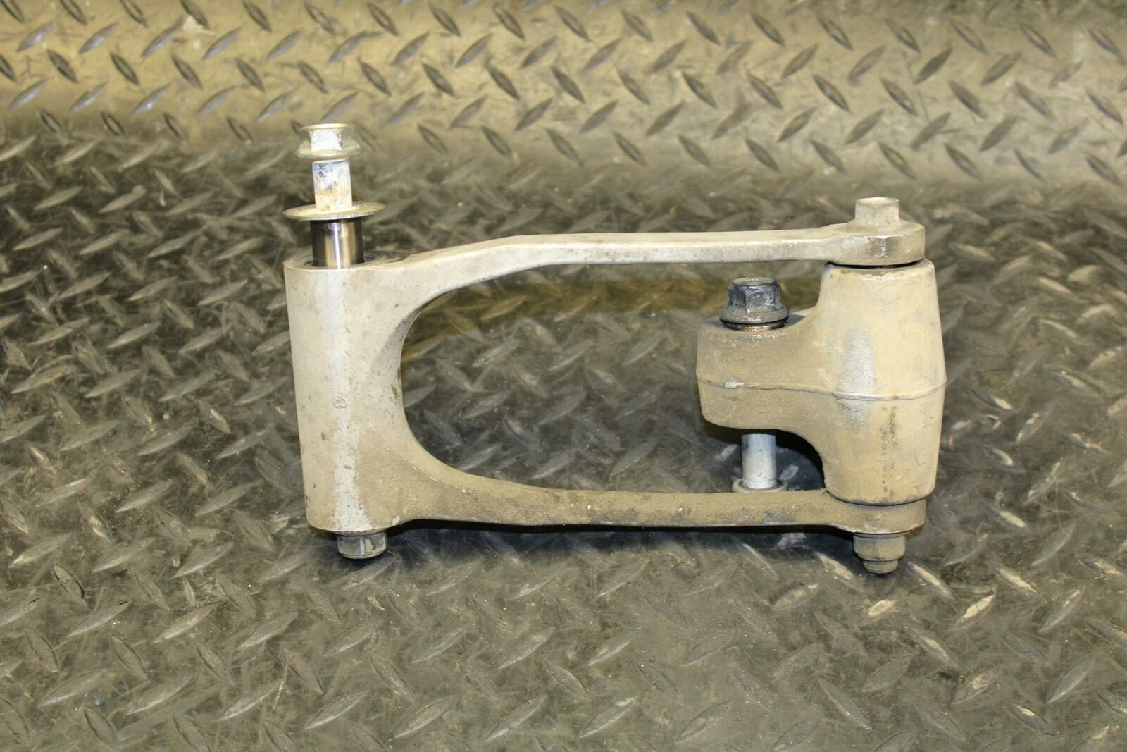 10 SUZUKI GSXR750 REAR DOGBONE SHOCK LINKAGE LINK BB190