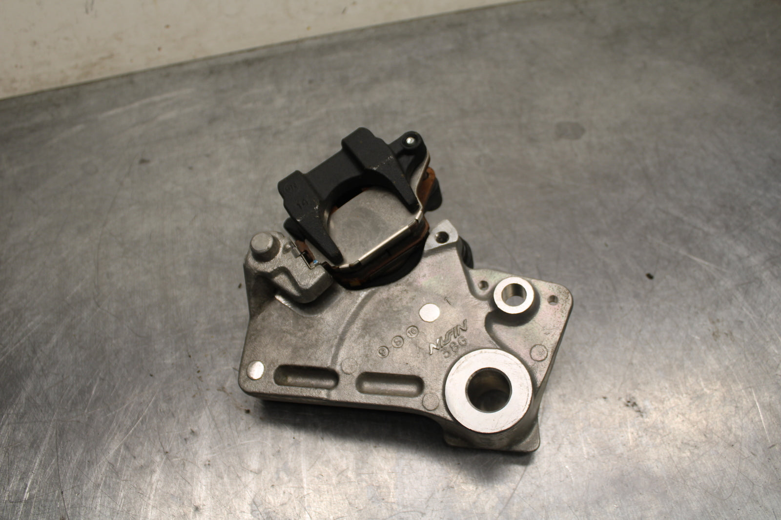 13-16 SUZUKI BANDIT 1250S ABS REAR BACK BRAKE CALIPER W MOUNT BRACKET BB134