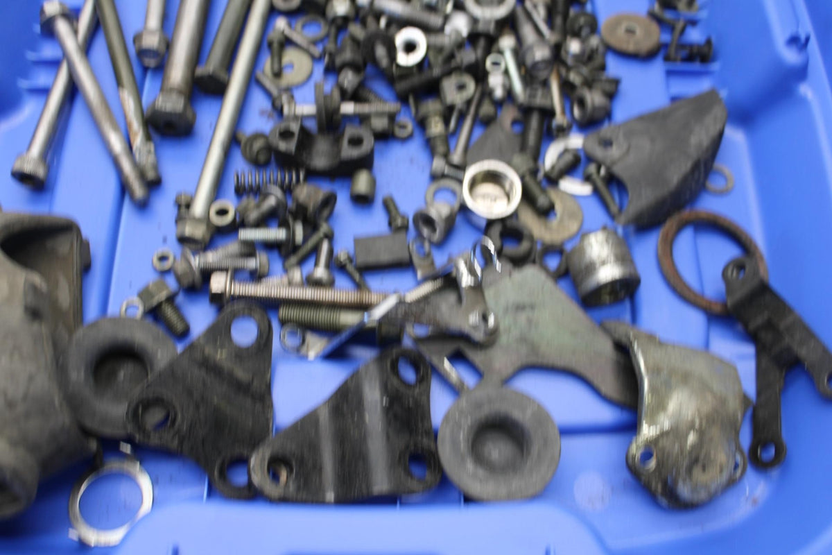 07-08 YAMAHA V STAR 1100 ENGINE MOUNTING BOLTS HARDWARE MOTOR SCREWS BB71