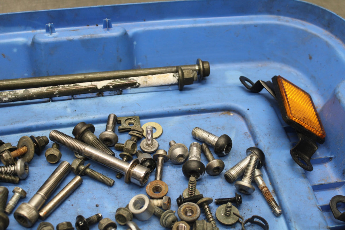 03 YAMAHA YZF R1 MOUNTING BOLTS HARDWARE SCREWS BB895