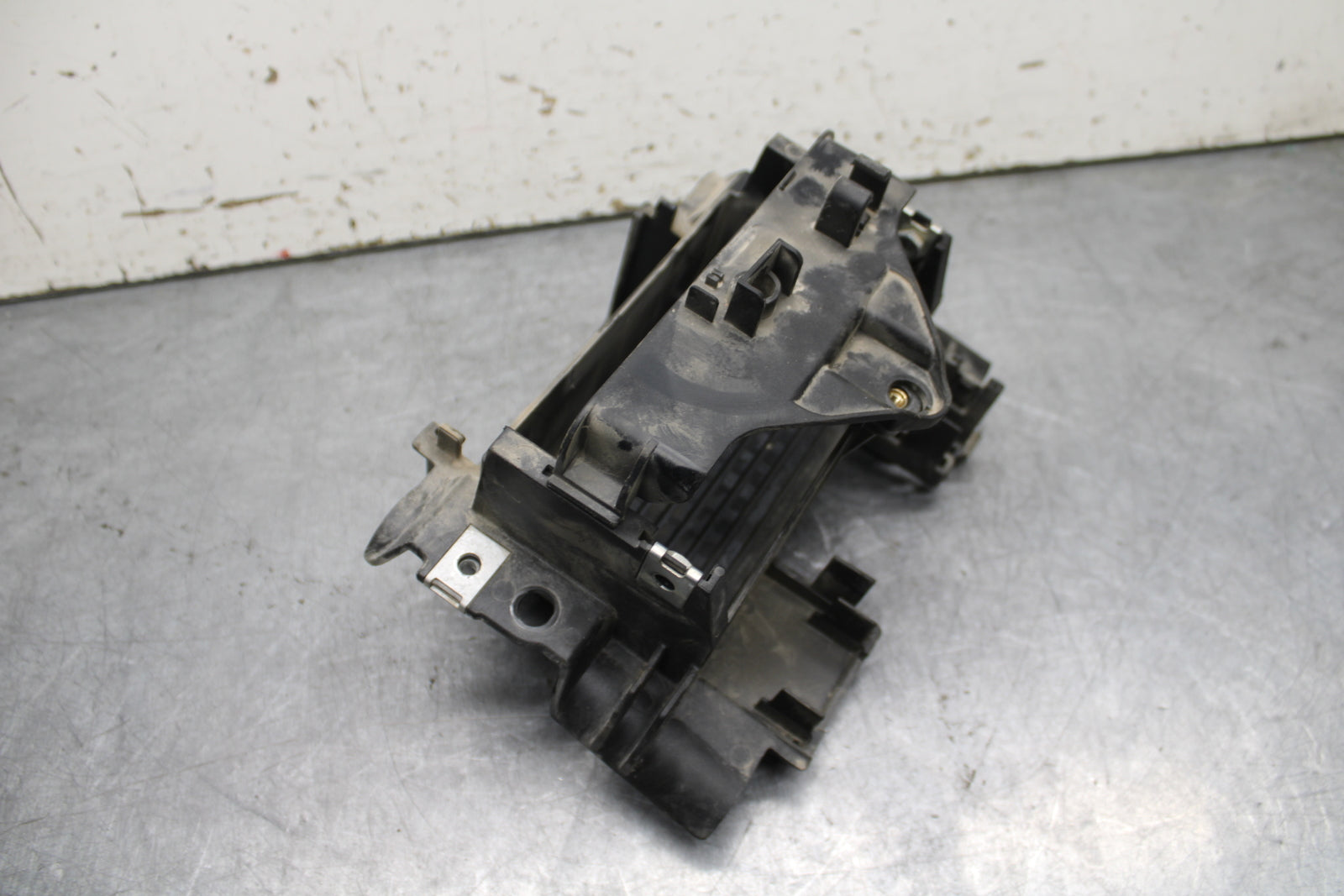 21-24 KTM 890 ADVENTURE R REAR BACK TAIL UNDERTAIL BATTERY TRAY PLASTIC BB723