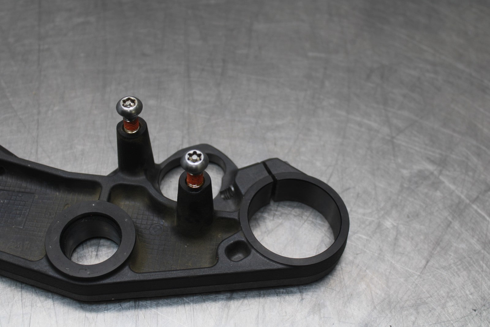 07 SUZUKI GSXR1000 FORKS UPPER TRIPLE TREE CLAMP BB770