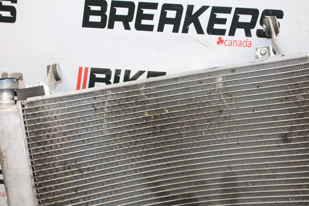 18 YAMAHA YZF R1  ENGINE RADIATOR MOTOR COOLER COOLING RADIATER BB838