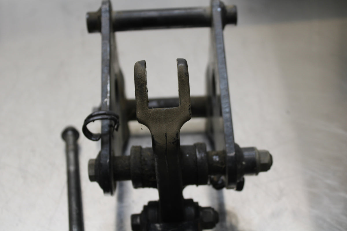 86 SUZUKI GS750ES REAR DOGBONE SHOCK LINKAGE LINK BB140